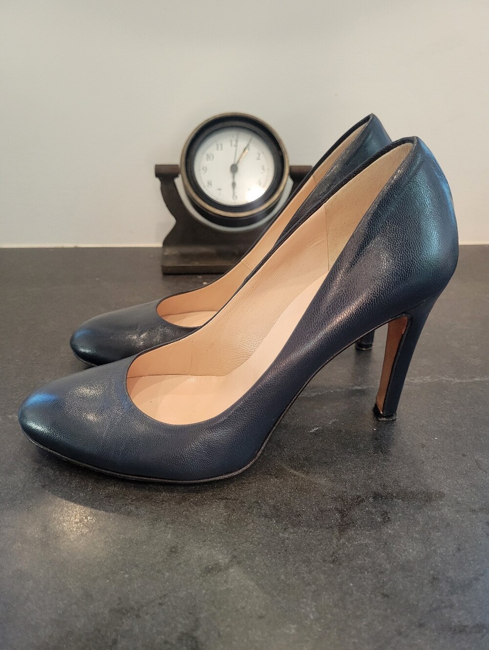 Echo brand Italian leather pumps